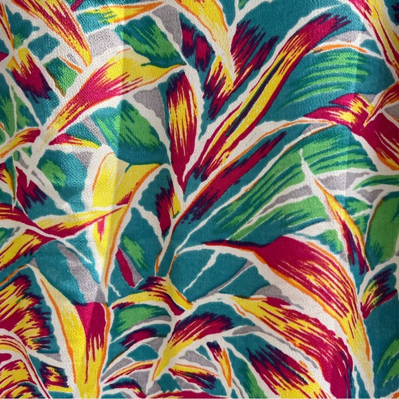 VTG Tropical Leaf Multicolor Print Short Sleeve Button Up - Picture 10 of 11